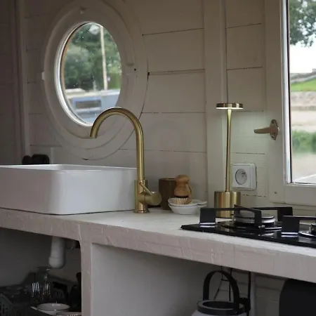 Bateau-hôtel Bateau Traditionnel De Loire Face Au Château D'angers *