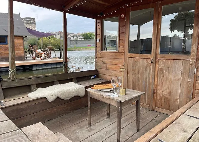 Hotel na wodzie Bateau Traditionnel De Loire Face Au Chateau D'angers Angers
